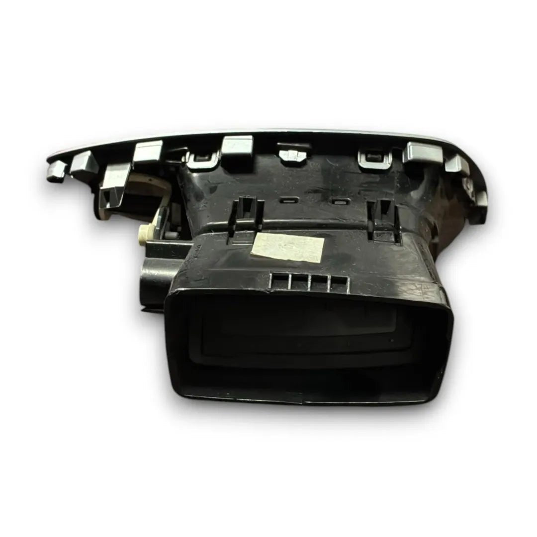 Dettaglio Bocchetta aria laterale cruscotto destra Renault Scenic 3ª Serie 2009–2013 OEM 687602829R - foto 2