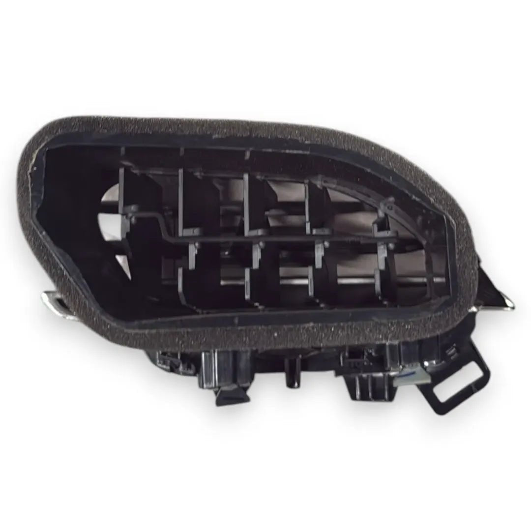 Dettaglio Bocchetta aria laterale cruscotto sinistra Opel Corsa F dal 2023 OEM 98296384XU - foto 2