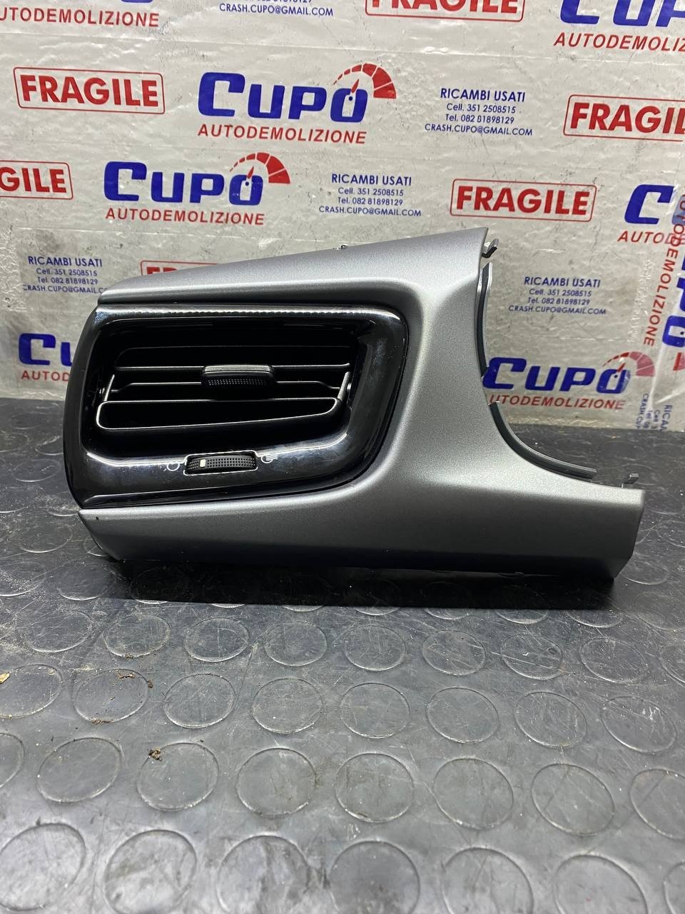 Bocchetta aria laterale sinistra Kia Rio (2017) cod: 97480-H8100FHV - F&P CRASH SRLS - Ricambi Usati