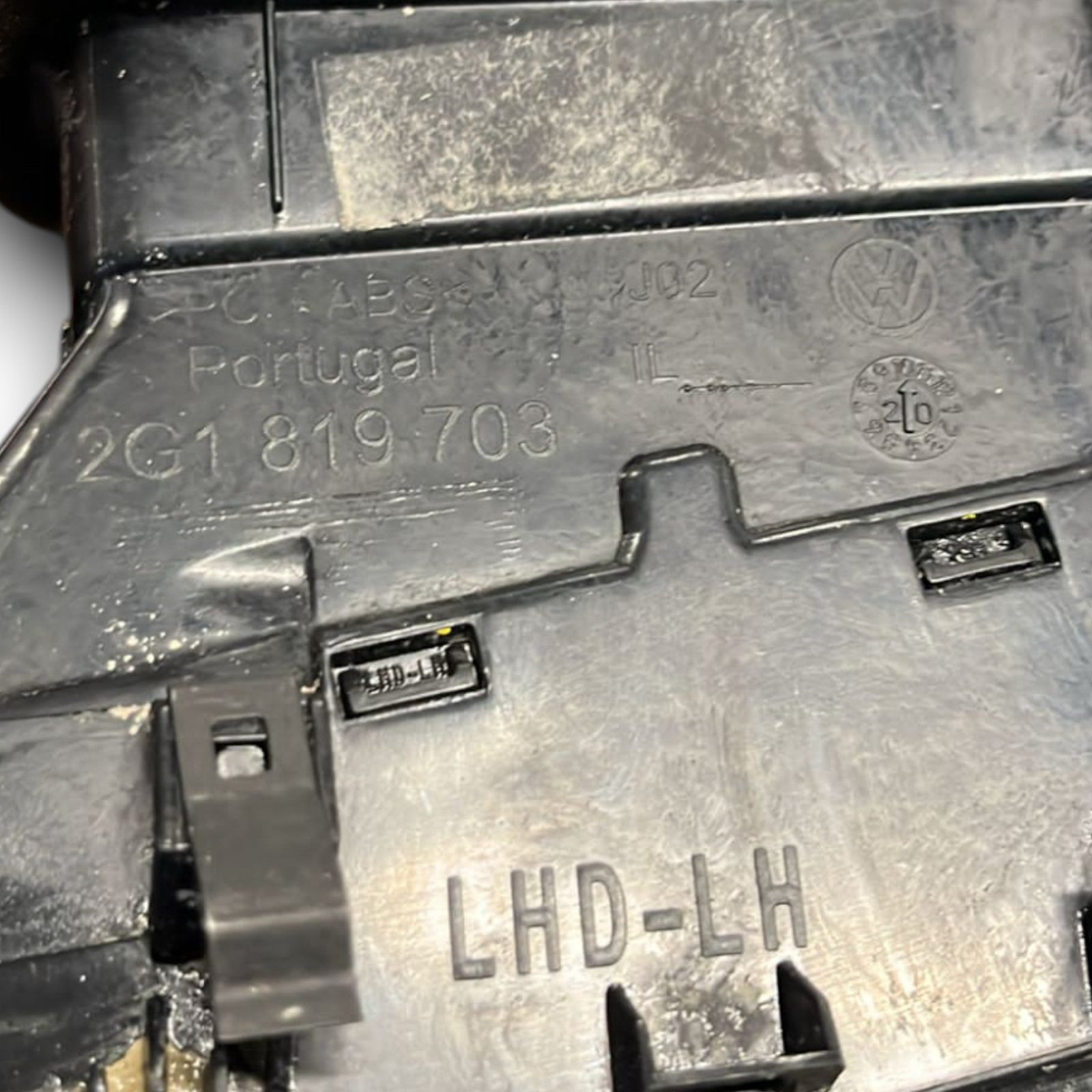 Bocchetta Aria Laterale Sinistra Volkswagen Polo VI (AW1)cod:2G1819703 (2017 >) - F&P CRASH SRLS - Ricambi Usati