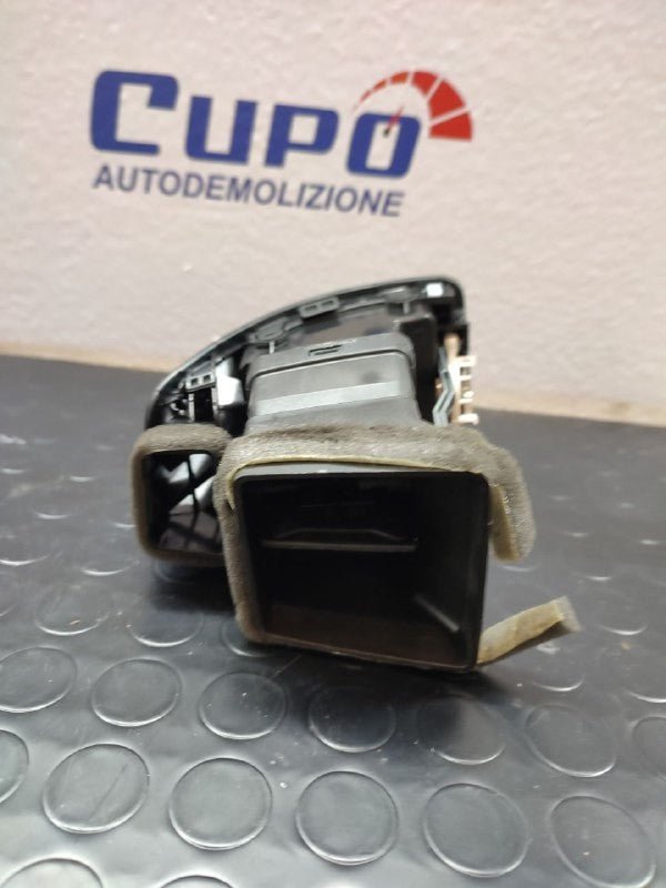 Bocchetta Aria Lato Sinistro HYUNDAI i20 cod: 1k1004x - F&P CRASH SRLS - Ricambi Usati