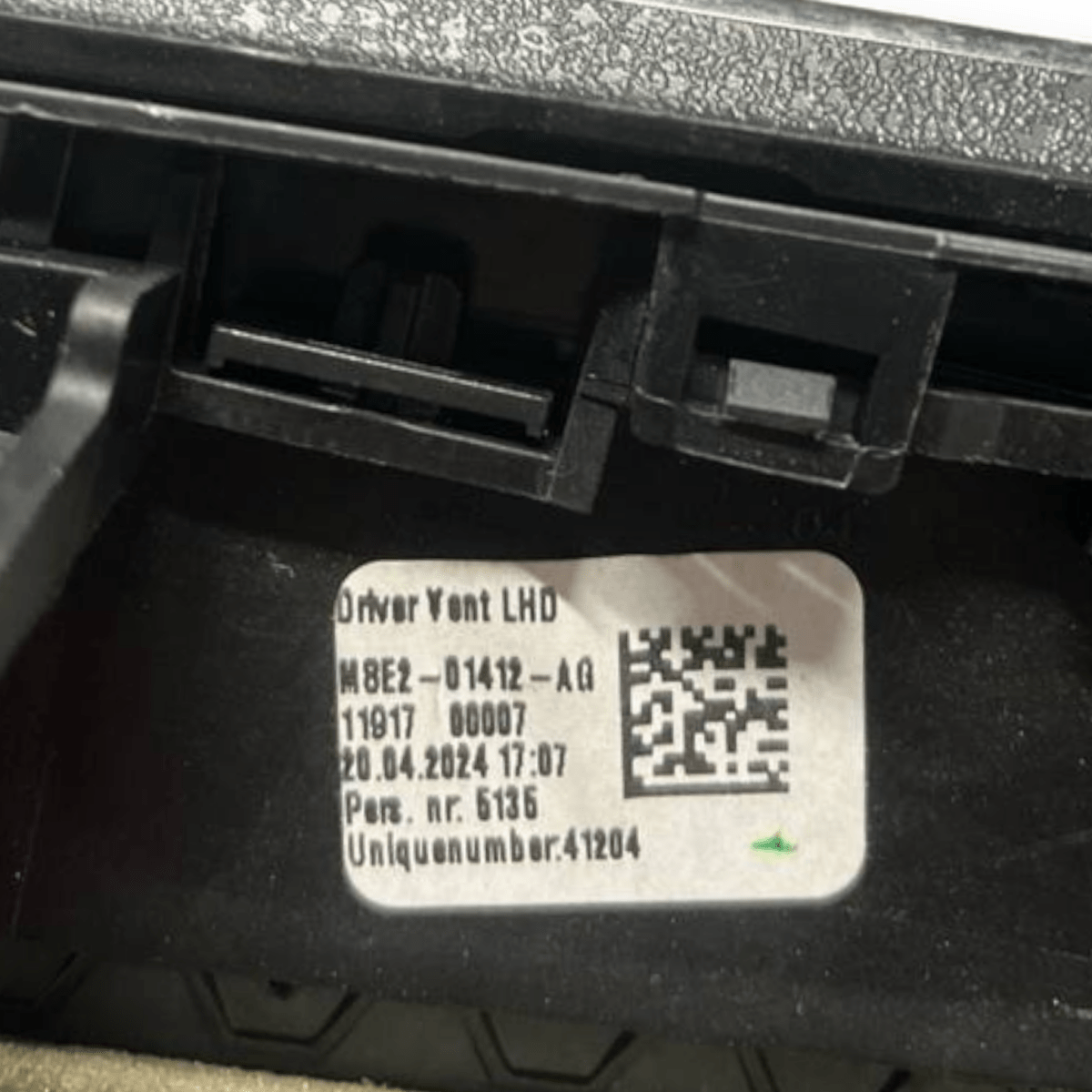 Bocchetta Aria lato sinistro (sx) Cruscotto Land Rover Sport L461 (2022 - ) cod: M8E2 - 01412 - AG - F&P CRASH SRLS - Ricambi Usati