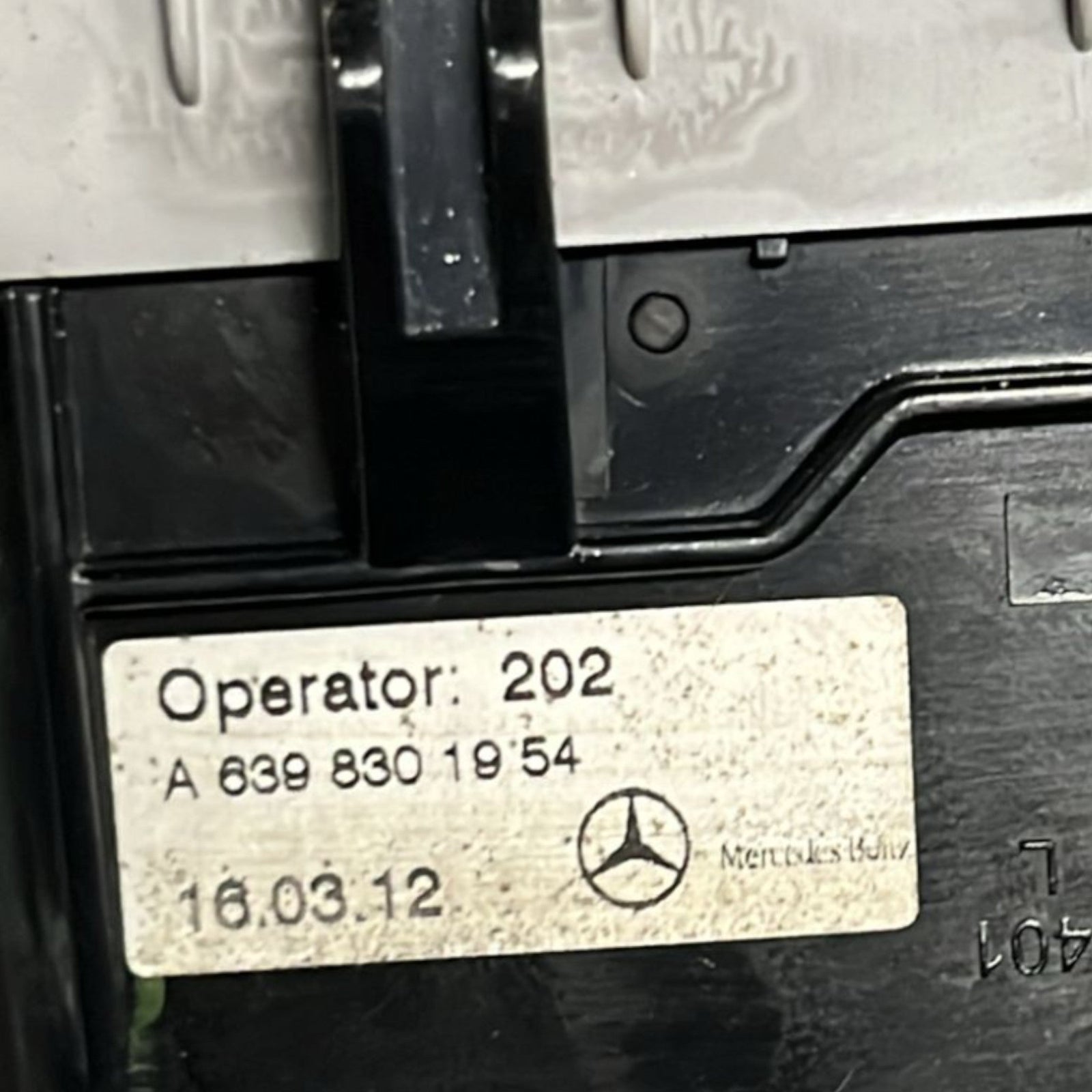 Bocchetta Aria Mercedes Benz Viano (W639) cod:A6398301954(2003 >2013) - F&P CRASH SRLS - Ricambi Usati