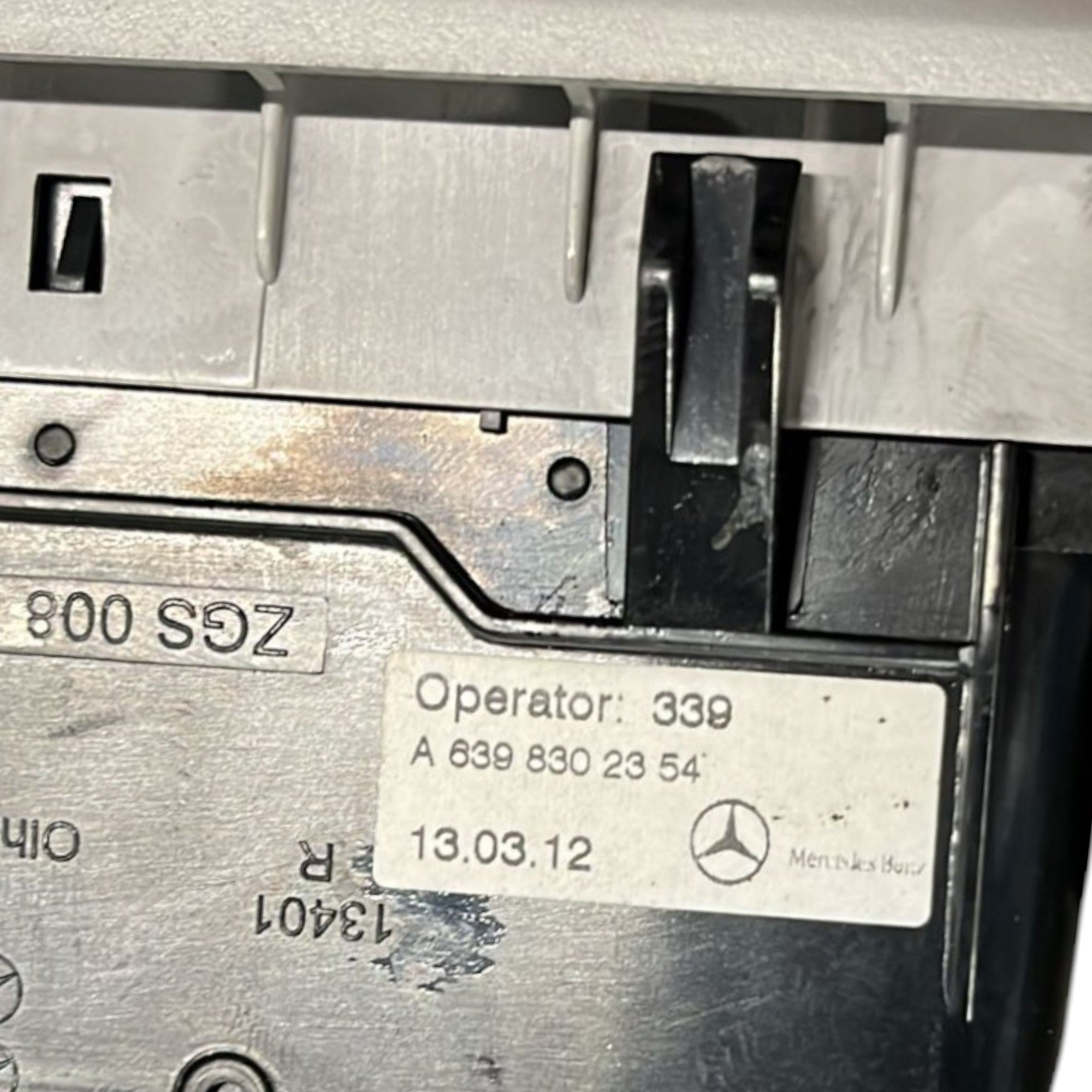 Bocchetta Aria Mercedes Benz Viano (W639) cod:A6398302354 (2003 >2013) - F&P CRASH SRLS - Ricambi Usati