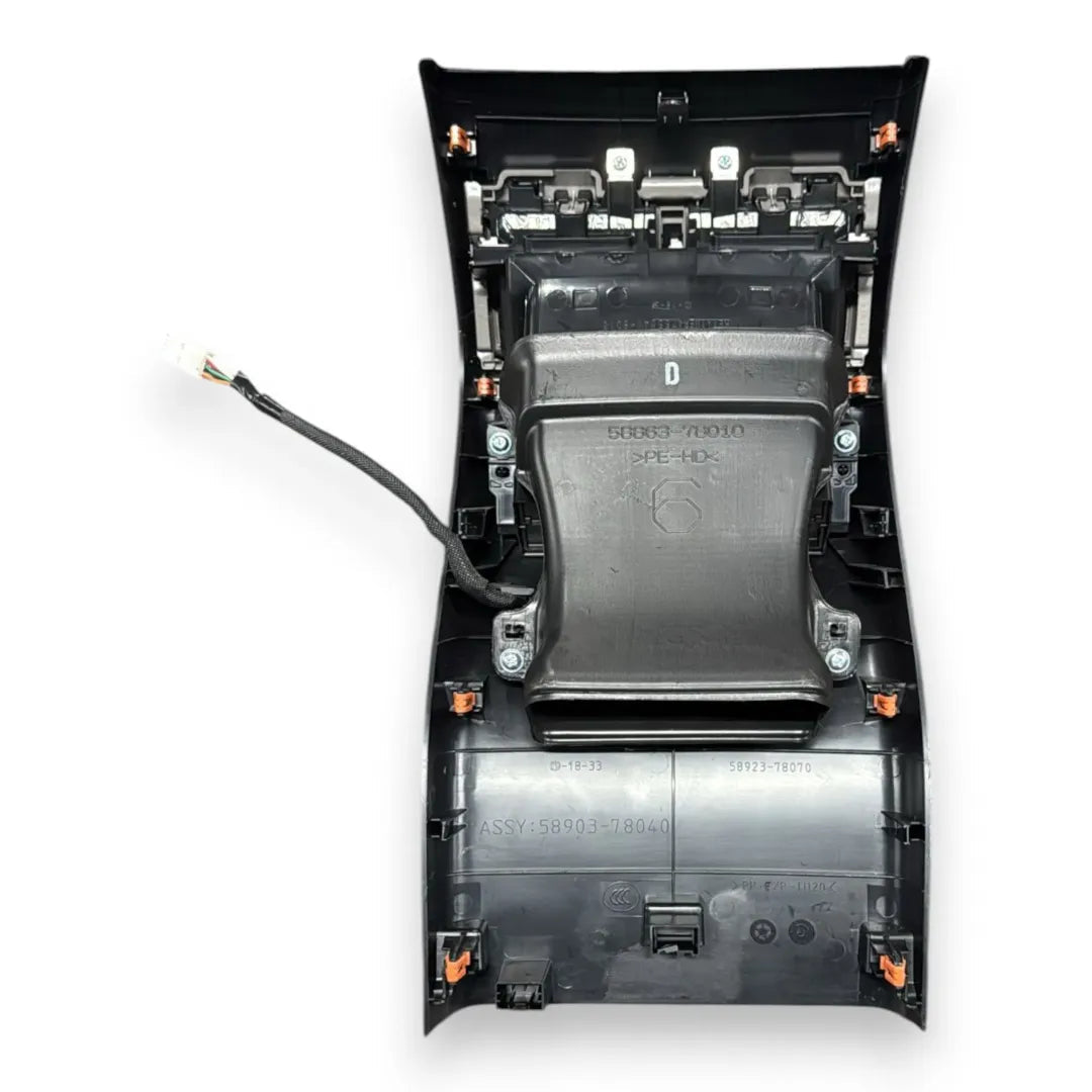 Dettaglio Bocchetta aria posteriore consolle centrale Lexus NX 2017–2022 OEM 5886078010 - foto 2