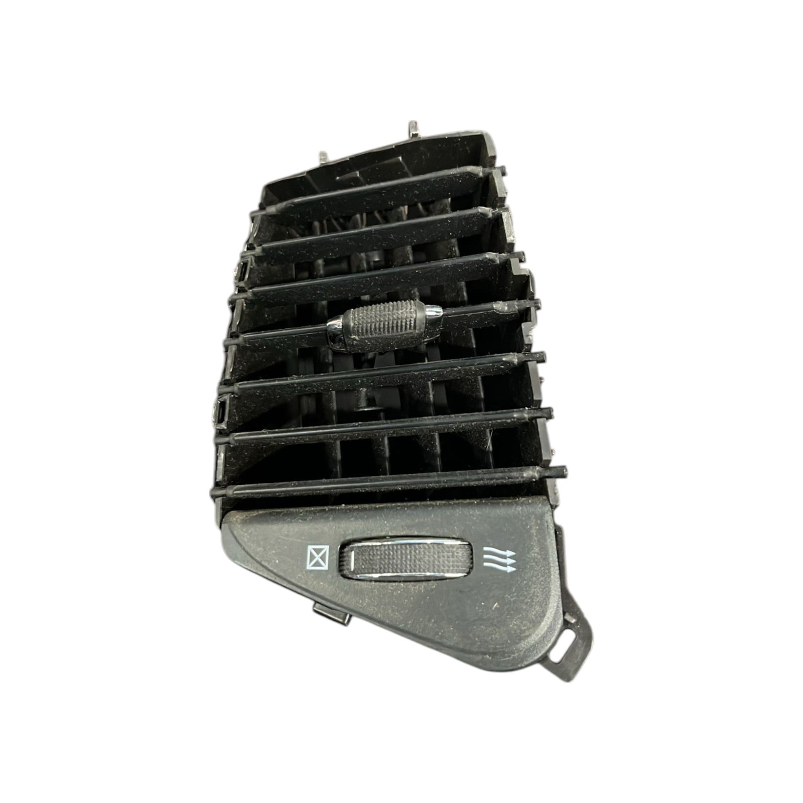 Bocchetta Aria Sinistra Jeep Cherokee KL cod:X90020302XX (2013 >2023) - F&P CRASH SRLS - Ricambi Usati