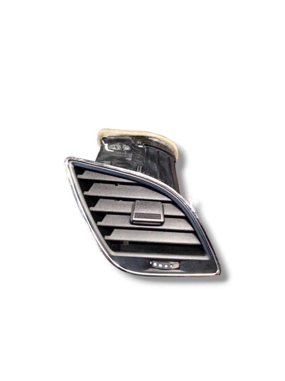 Bocchetta d'aria cruscotto laterale destro Seat Leon (FR) (2015 >)cod.5F1820902 - F&P CRASH SRLS - Ricambi Usati