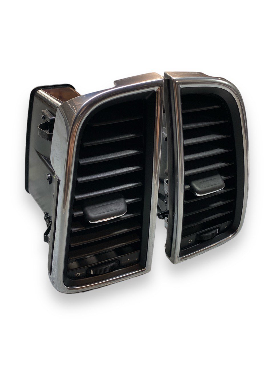 Bocchette anteriori laterali Porsche Macan ( 2014 ) cod.970552141 / 970552142 - F&P CRASH SRLS - Ricambi Usati