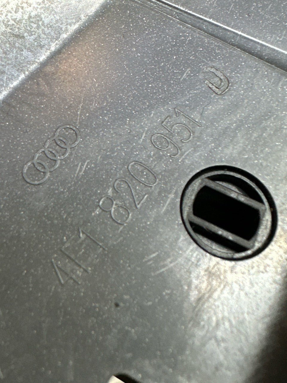 Bocchette aria / Griglie ventilazione centrale Audi A6 C6 2.0 tdi ( 2011 ) cod. 4F1820951 - F&P CRASH SRLS - Ricambi Usati