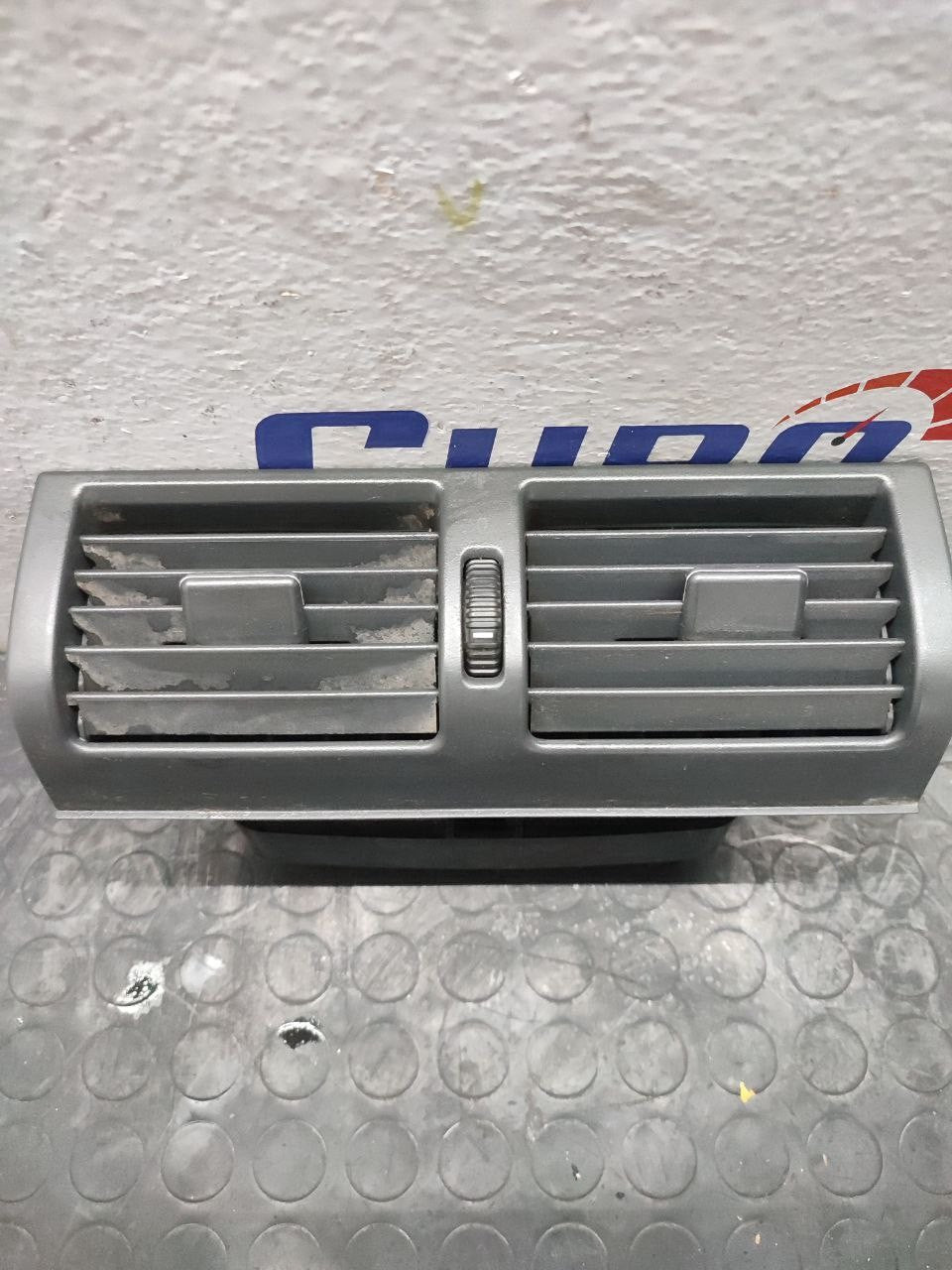 Bocchette Aria Mercedes Classe E (W210) (2003) Cod:2108301554 - F&P CRASH SRLS - Ricambi Usati