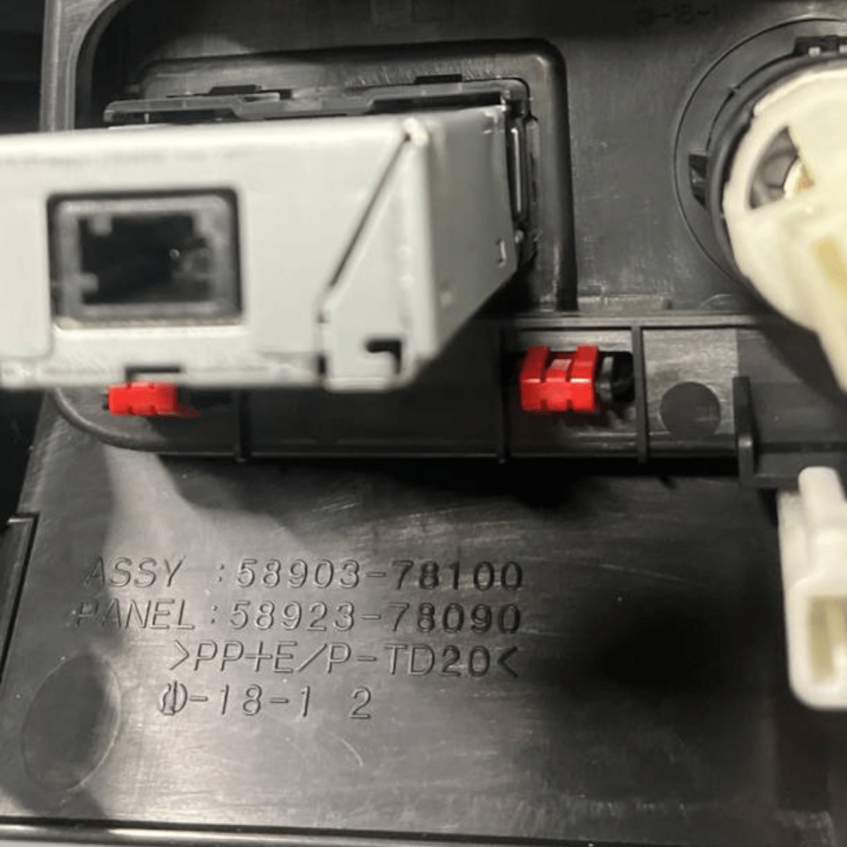 Bocchette Aria + Rivestimento posteriore Lexus NX II (2021 - ) cod: 58903 - 78100 - F&P CRASH SRLS - Ricambi Usati