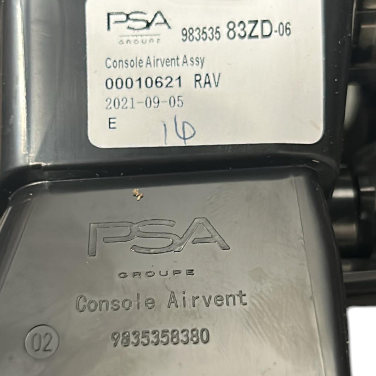 Bocchette Aria Tunnel Centrale Posteriori Citroen C4 III cod.98353583ZD (2020 > ) cod.9835358380 - F&P CRASH SRLS - Ricambi Usati