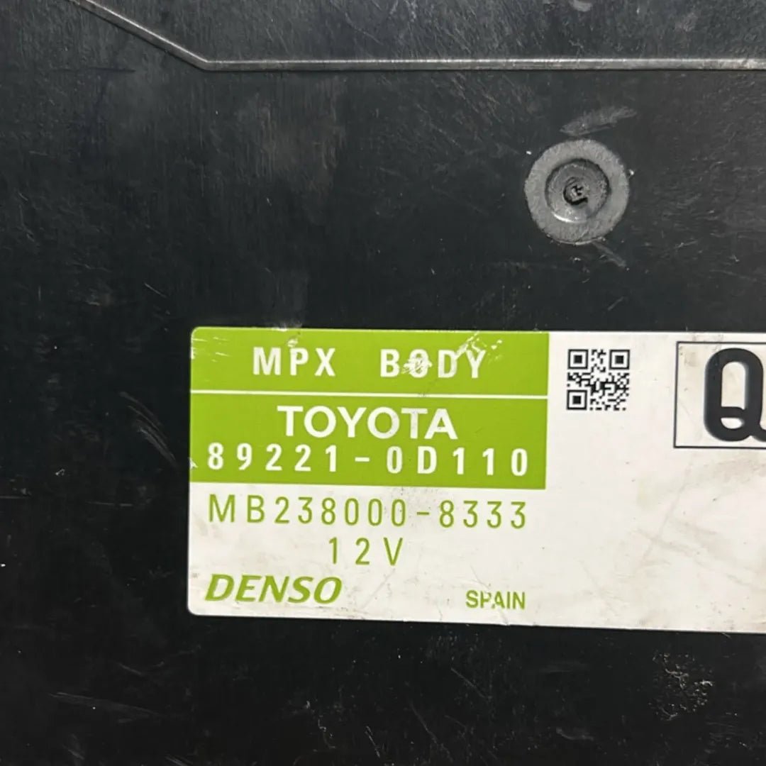 Dettaglio Body Computer Toyota Yaris 2011–2015 cod. 89221-0D110 - foto 3