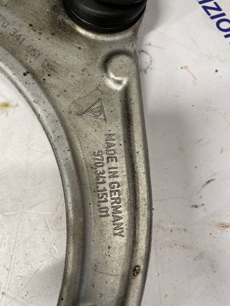 Braccio di controllo superiore anteriore destra Porsche Panamera 970 (3.0) 97034115101 - F&P CRASH SRLS - Ricambi Usati