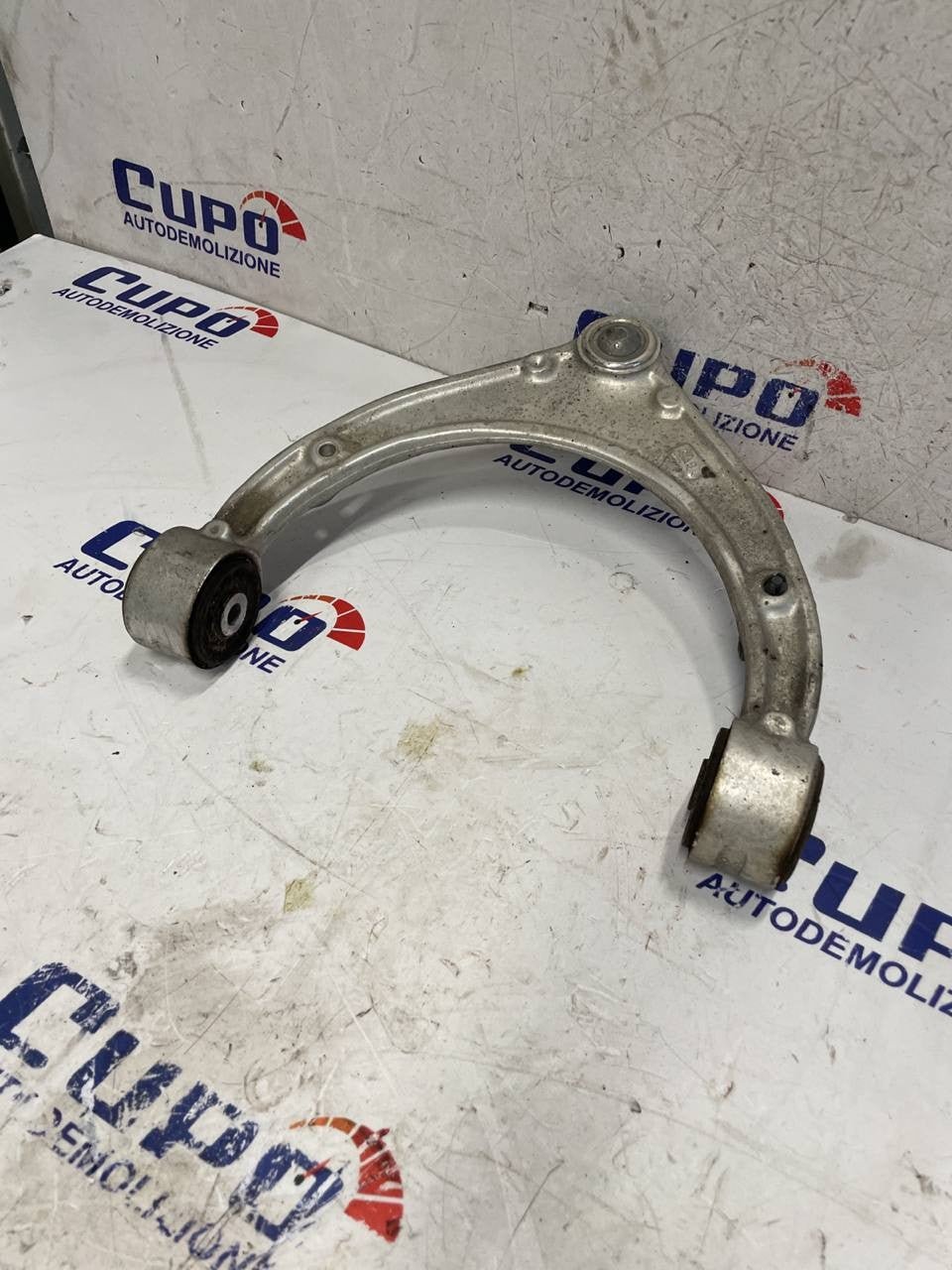 Braccio di controllo superiore anteriore sinistra Porsche Panamera 970 (3.0) 97034115101 - F&P CRASH SRLS - Ricambi Usati