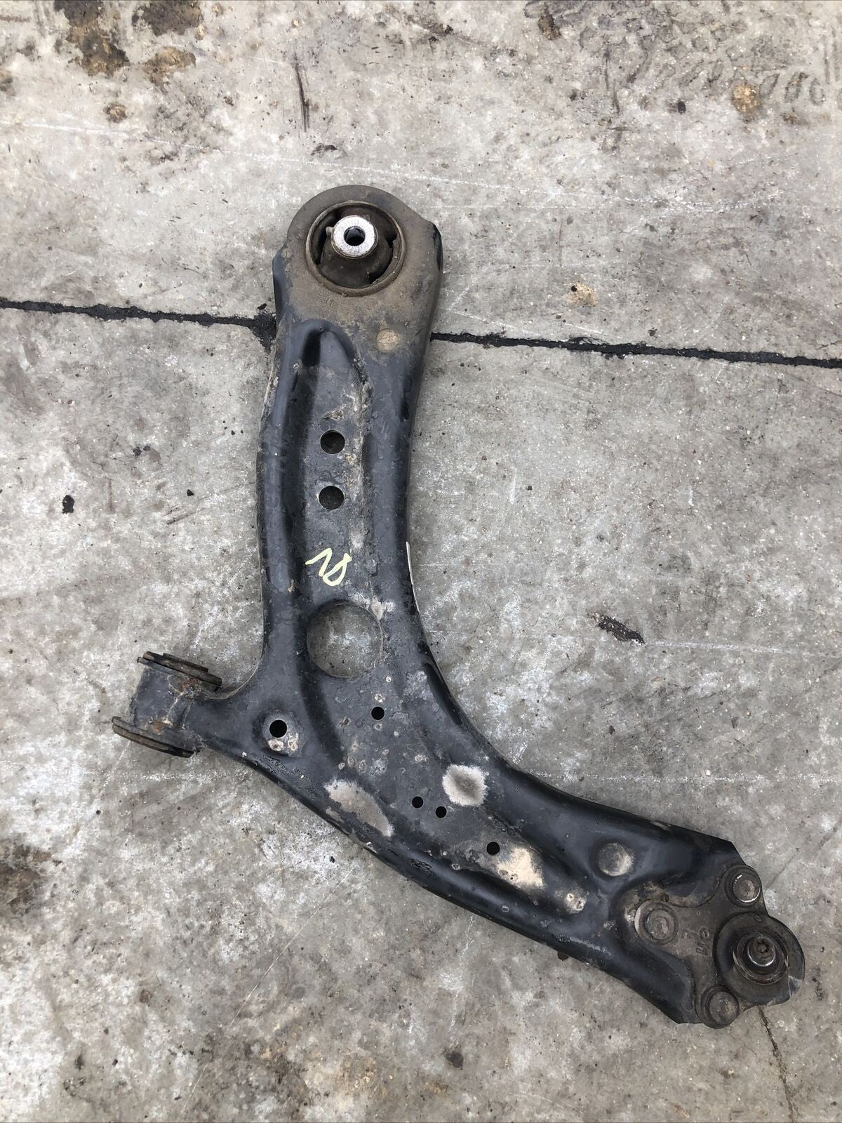 BRACCIO OSCILLANTE ANTERIORE SINISTRO AUDI A3 8V T-Roc Serie 1 788112 5Q0407151R - F&P CRASH SRLS - Ricambi Usati