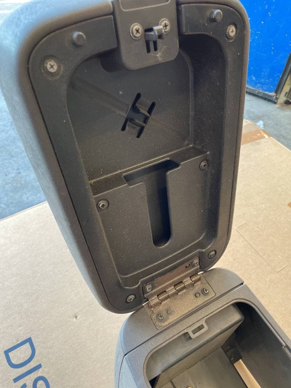 Bracciolo Centrale Jeep Cherokee 2008 - F&P CRASH SRLS - Ricambi Usati