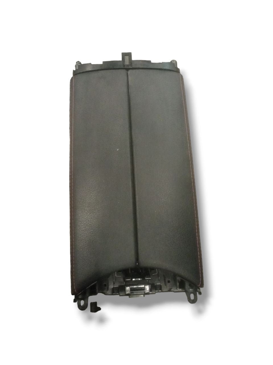 Bracciolo Centrale Pelle Nero / Rosso anteriore Mercedes Classe C W205 (2017) cod: 2056803102 - F&P CRASH SRLS - Ricambi Usati