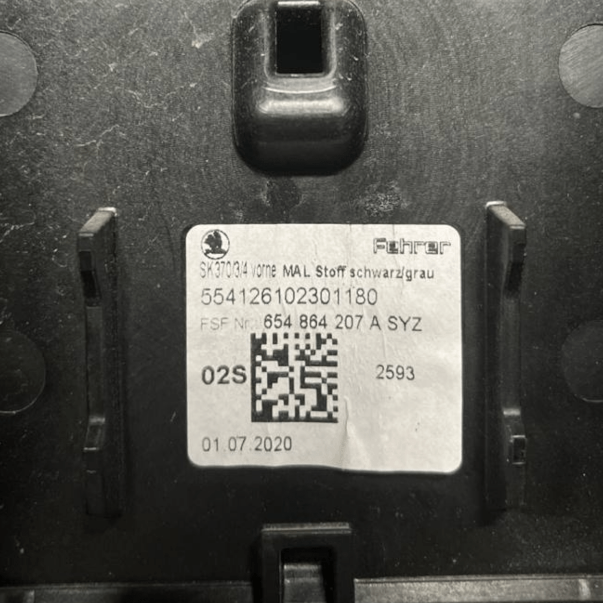 Bracciolo Centrale Skoda Kamiq (2018 - ) cod: 554126102301180 - F&P CRASH SRLS - Ricambi Usati