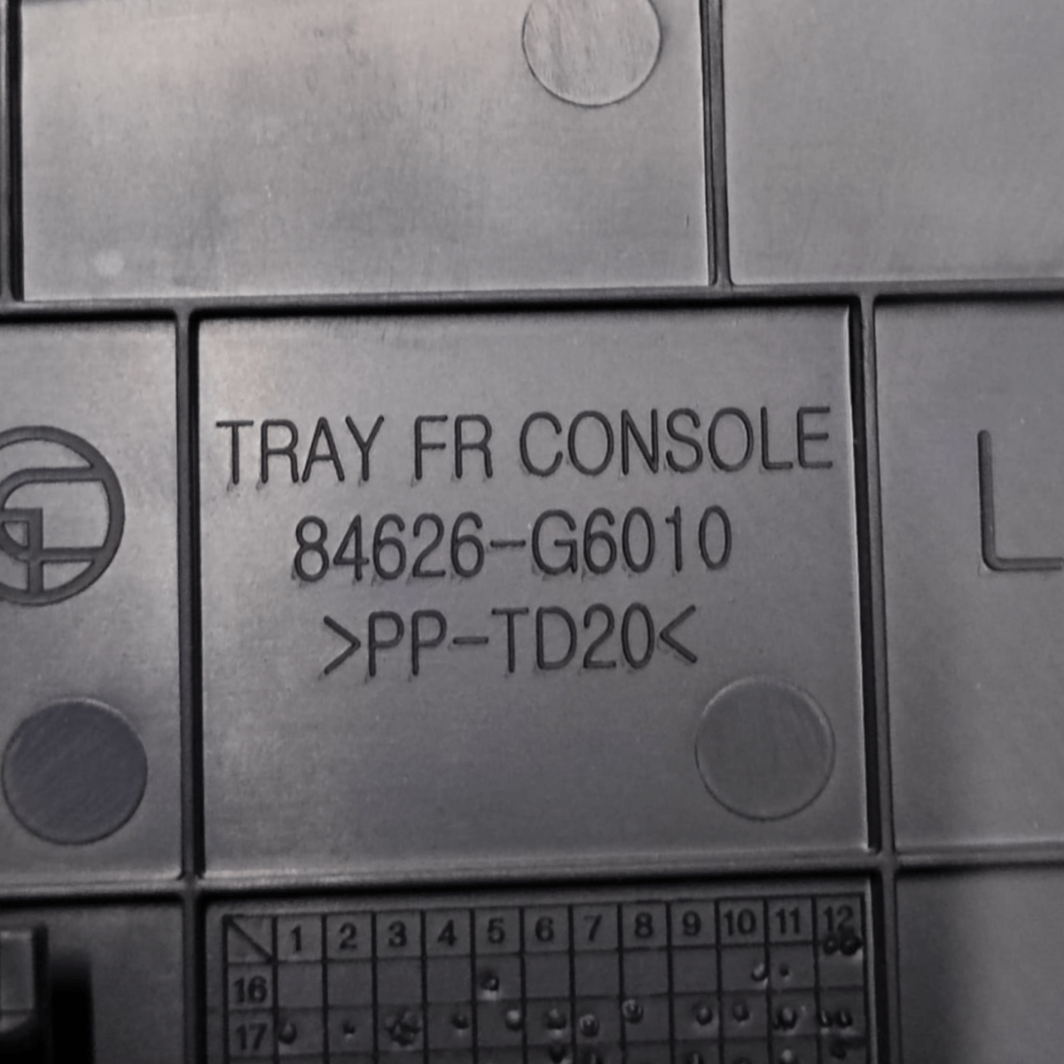 Bracciolo + Tunnel Centrale Kia Picanto (JA) COD: 84626G6010 (2017 - ) - F&P CRASH SRLS - Ricambi Usati
