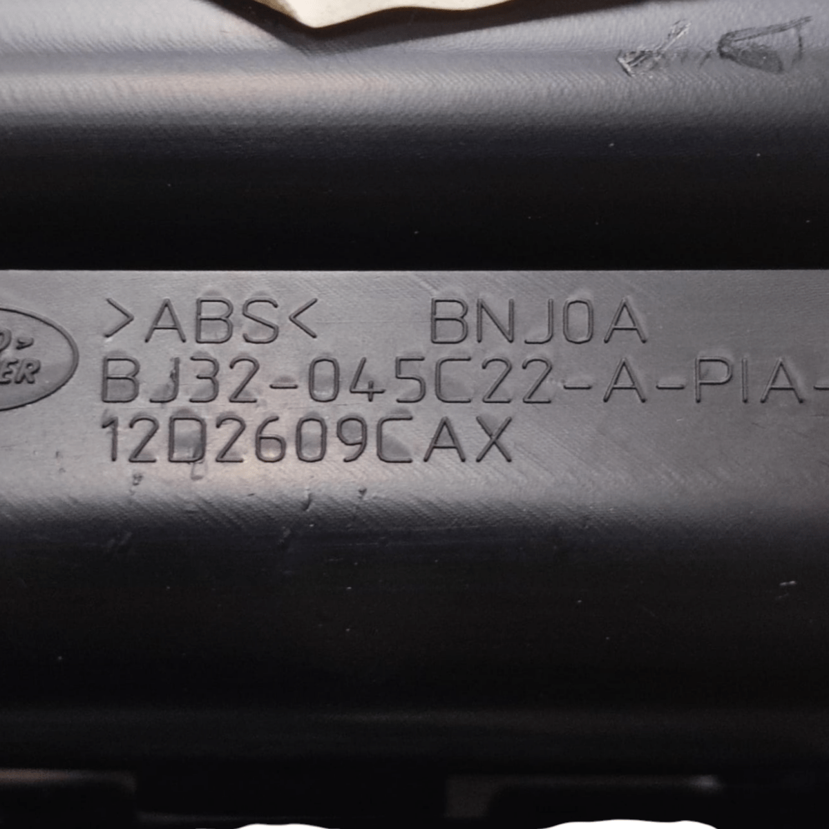 Bracciolo + tunnel centrale range rover evoque cod: bj32045c22 (2011 - 2018) - F&P CRASH SRLS - Ricambi Usati