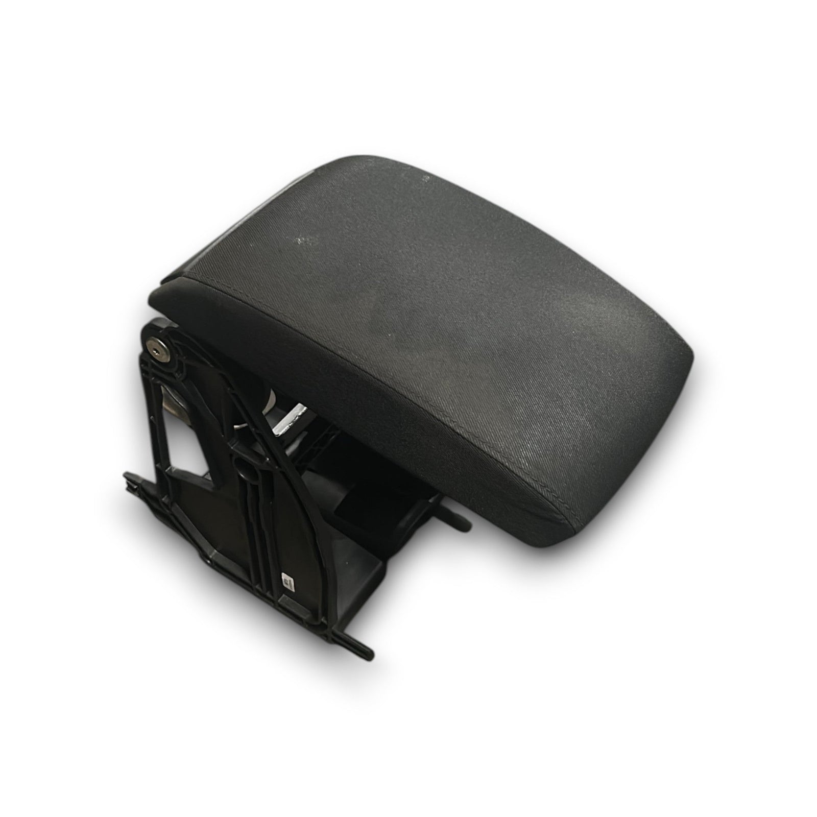 Bracciolo Tunnel Centrale Skoda Octavia III (5E) cod.5E0864207 (2013 > 2019) In Tessuto - F&P CRASH SRLS - Ricambi Usati