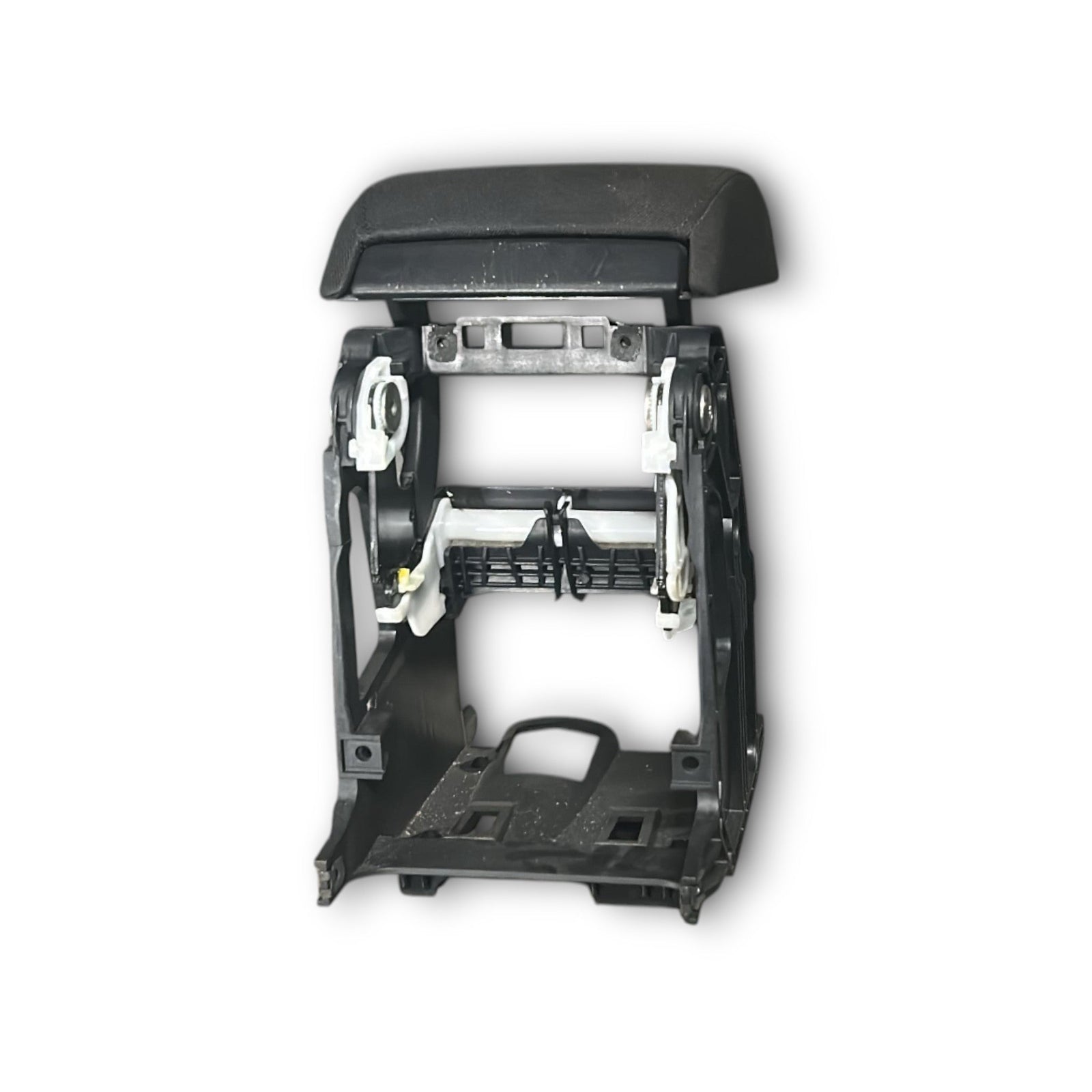 Bracciolo Tunnel Centrale Skoda Octavia III (5E) cod.5E0864207 (2013 > 2019) In Tessuto - F&P CRASH SRLS - Ricambi Usati