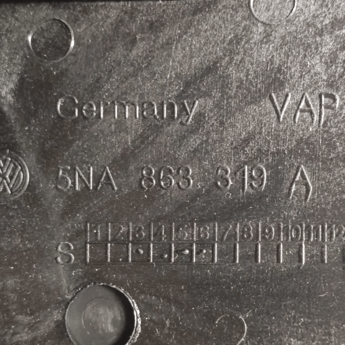 Bracciolo + Tunnel Centrale Volkswagen Tiguan II Serie COD: 5NA863319A (2016 - 2024) - F&P CRASH SRLS - Ricambi Usati