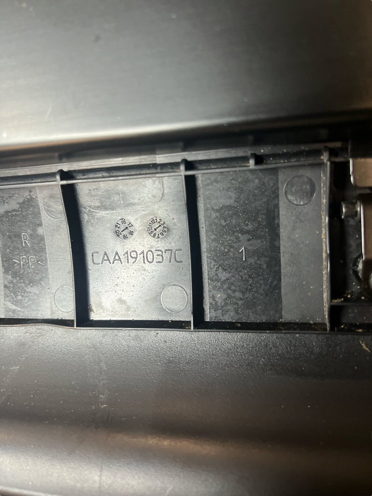 Cappelliera A Rullo Ripiano Copribagagli Mazda CX-5 ( 2018 ) cod : CAA191037C - F&P CRASH SRLS - Ricambi Usati