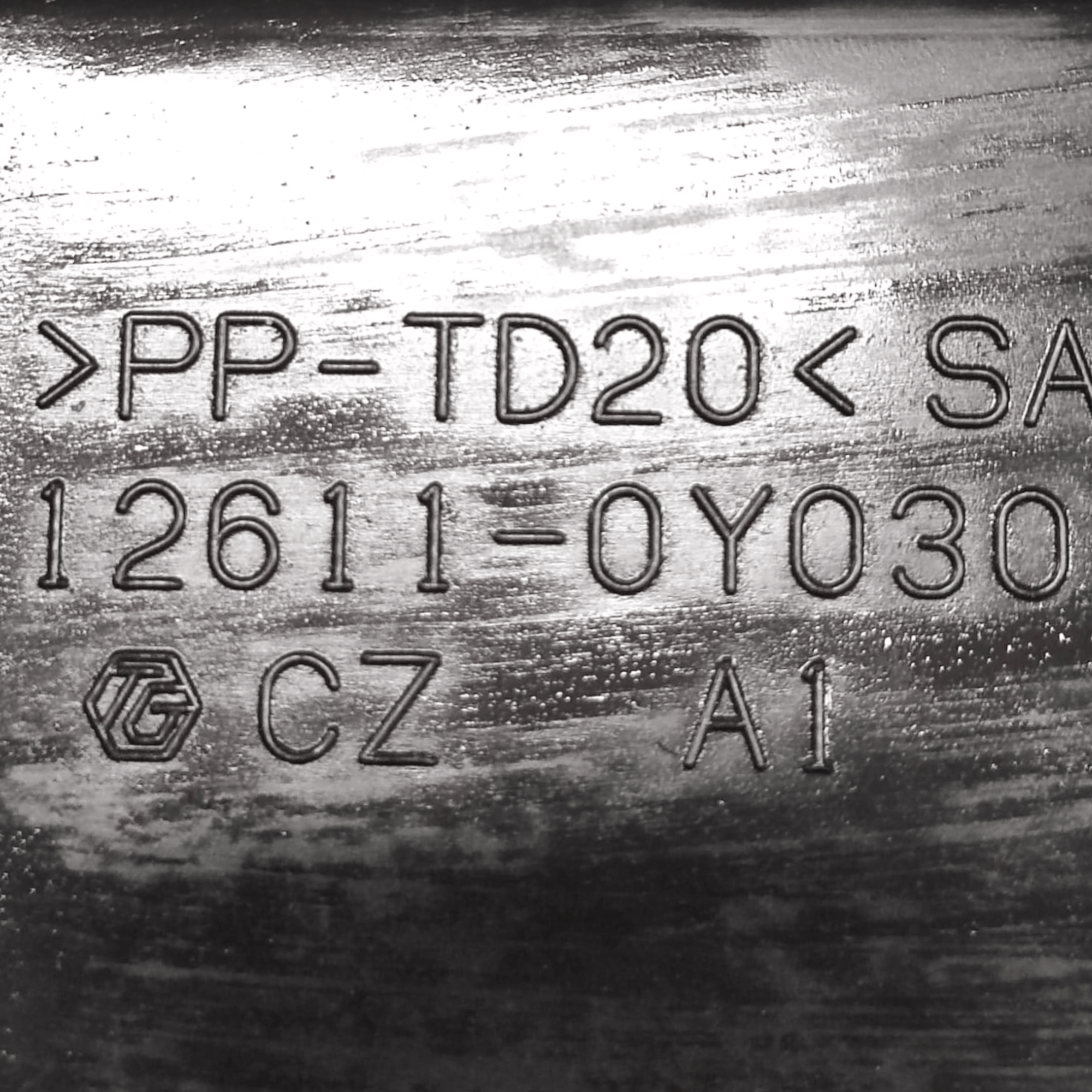 Carter / Coprimotore Toyota Yaris (XP130) 1.3 Diesel COD: 126110Y030 (2011 - 2019) - F&P CRASH SRLS - Ricambi Usati