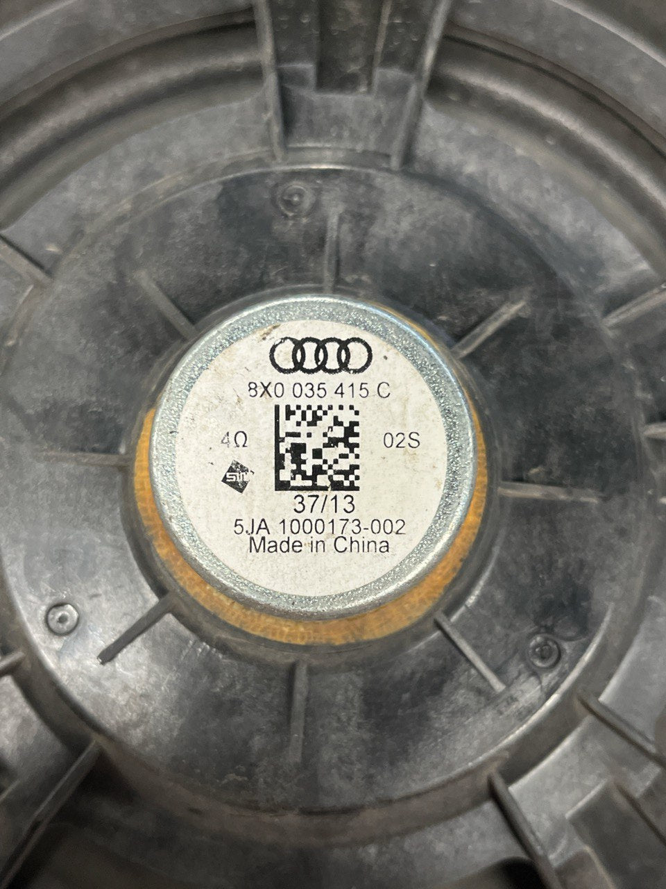 Cassa / Altoparlante Audi A1 8X (2010 al 2017) cod :8X0035415C - F&P CRASH SRLS - Ricambi Usati