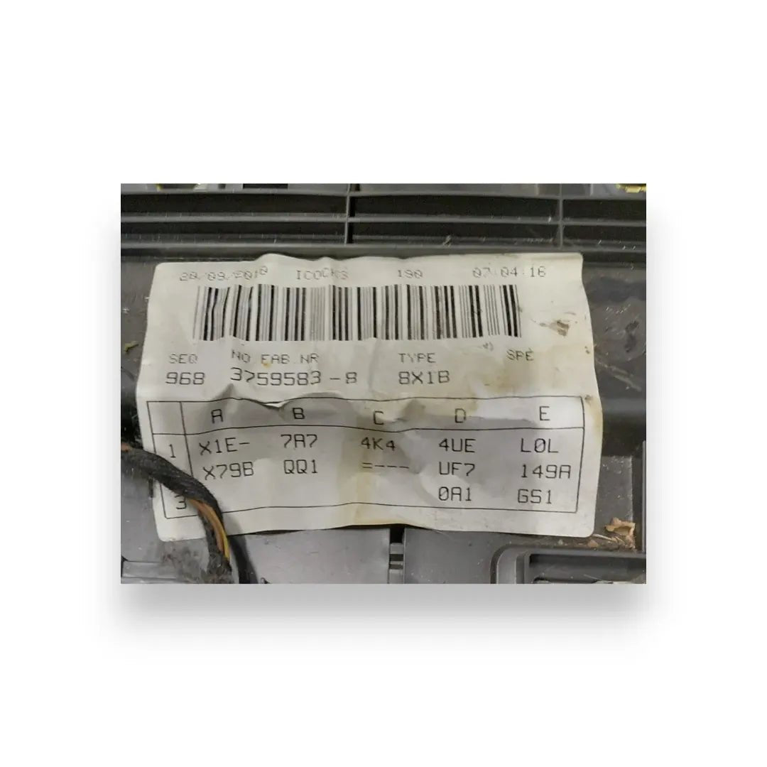 Dettaglio Cassetto portaoggetti Audi A1 8X 2010–2019 cod. 8X1 800 375 E - foto 4