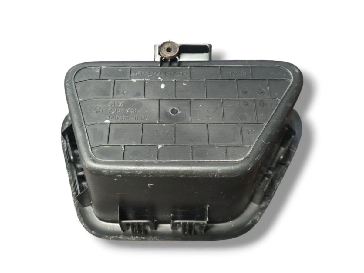 Cassetto Portaoggetti Bagagliaio Destro Bmw Serie 2 U06 (2021>) Cod : 51477952338 - F&P CRASH SRLS - Ricambi Usati