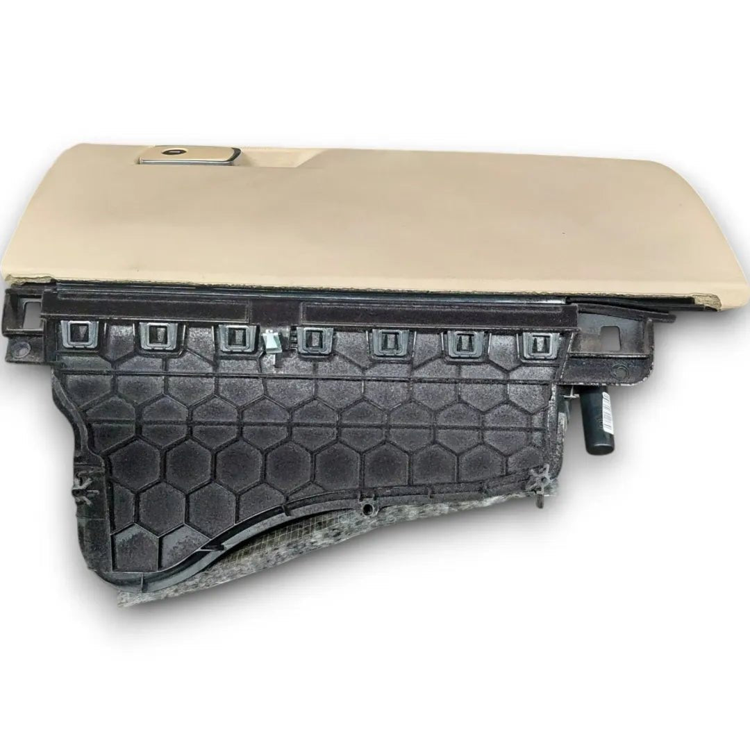 Dettaglio Cassetto portaoggetti BMW Serie 4 Coupé F32 dal 2013 cod. B47D20A - foto 2