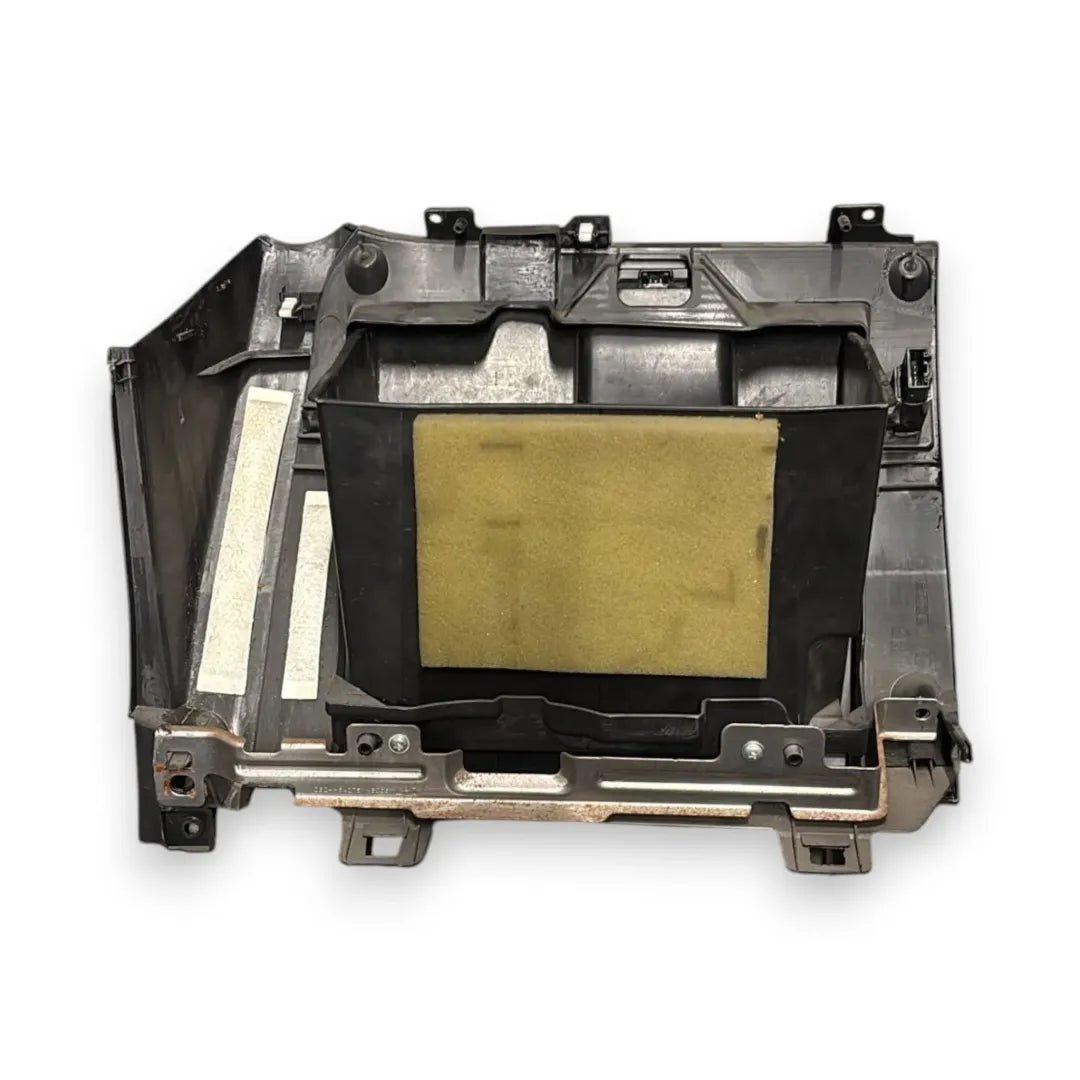Dettaglio Cassetto portaoggetti Mazda CX-3 dal 2015 - foto 2