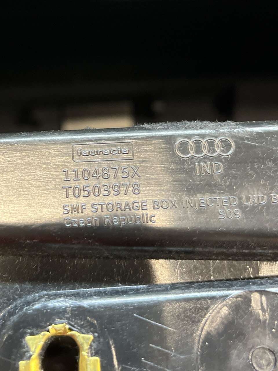 Cassetto / Vano Portaoggetti Audi A3 8V (2012 al 2021) cod: 1104875X - F&P CRASH SRLS - Ricambi Usati