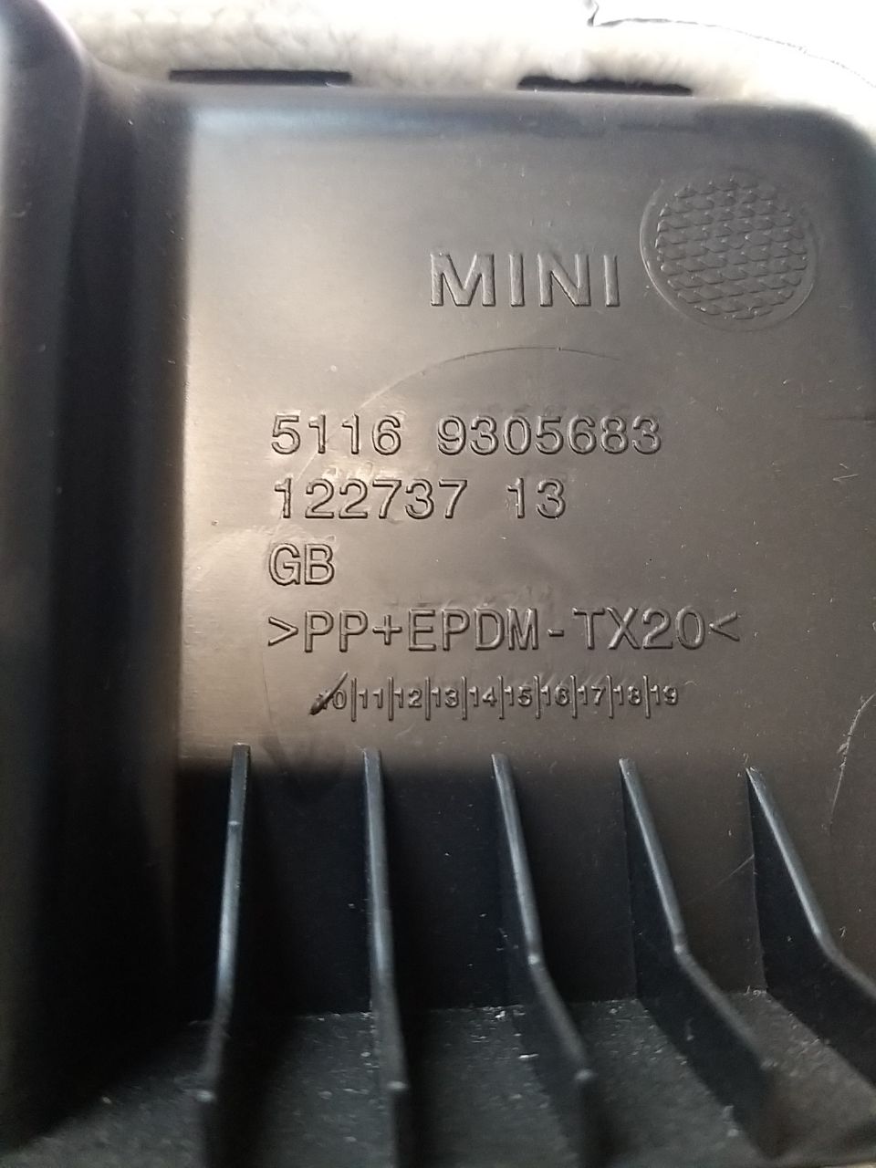 Cassetto / Vano Portaoggetti Mini Clubman ( 2017 ) Cod : 51169305683 - F&P CRASH SRLS - Ricambi Usati