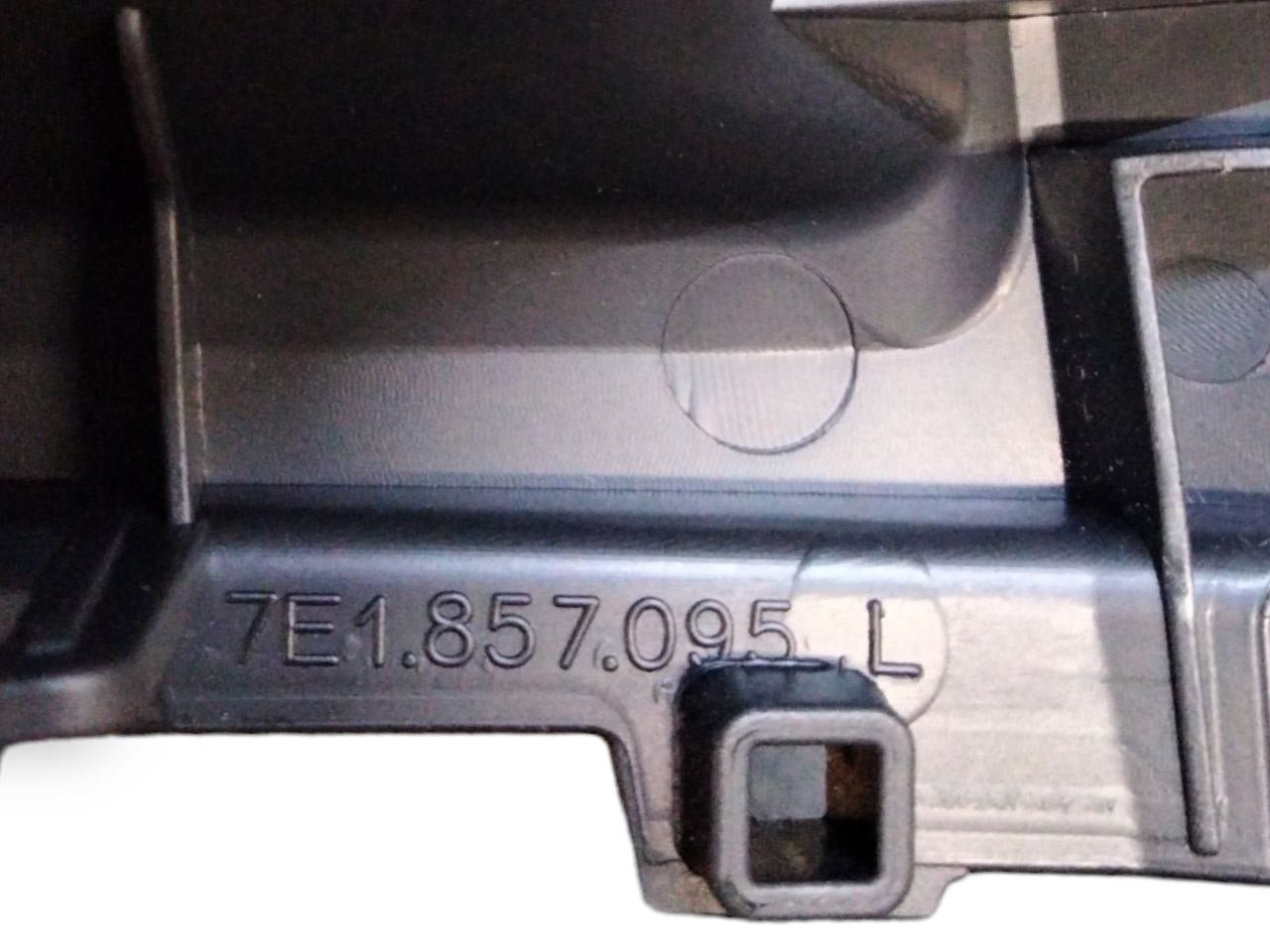 Cassetto / Vano Portaoggetti Transporter (2015>) cod.7E1857095L - F&P CRASH SRLS - Ricambi Usati