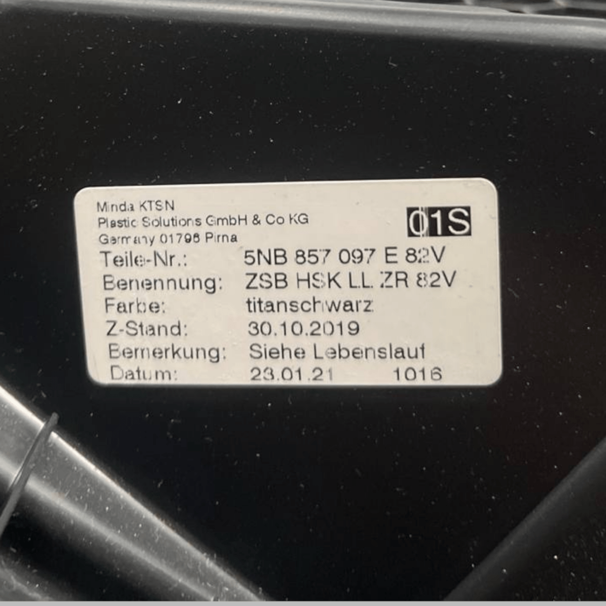 Cassetto / Vano Portaoggetti Volkswagen Tiguan AD (2016 al 2023) cod: 5NB857097E - F&P CRASH SRLS - Ricambi Usati