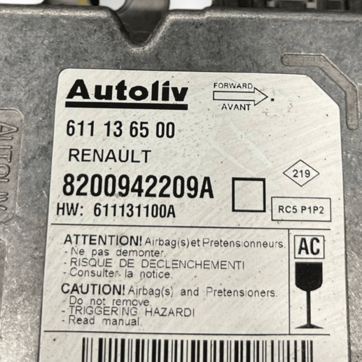 Centralina Airbag Renault Master III (2010 al 2017) cod: 8200942209A - F&P CRASH SRLS - Ricambi Usati