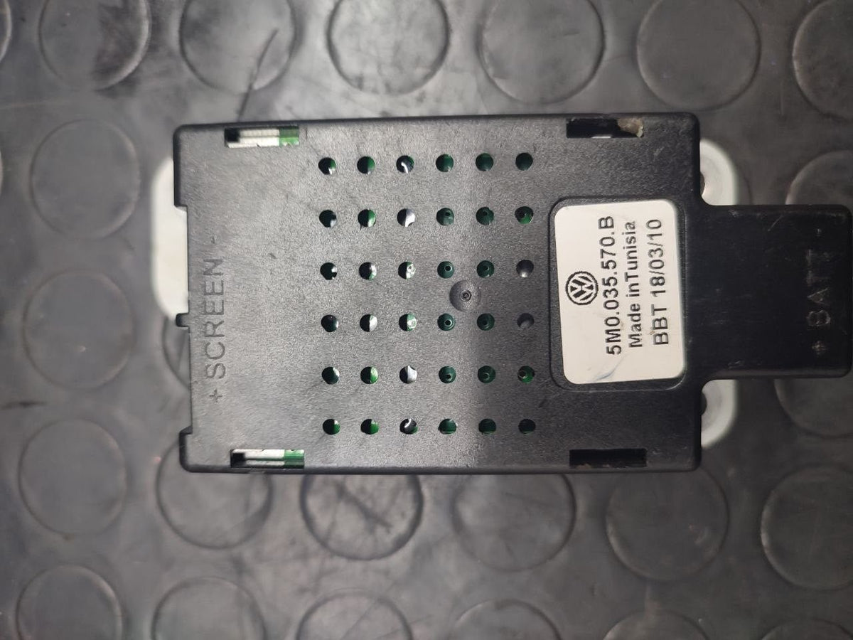Centralina amplificatore antenna Volkswagen Golf 6 cod 5m0035570b - F&P CRASH SRLS - Ricambi Usati