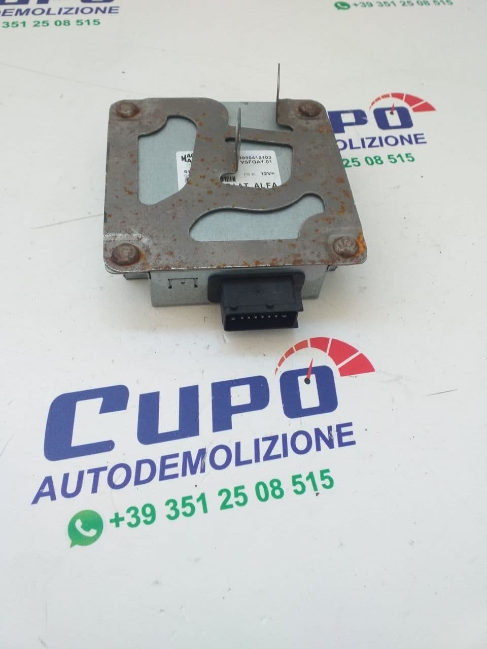 Centralina autoradio Alfa Romeo Giulietta cod 503950410103 - F&amp;P CRASH SRLS - Ricambi Usati