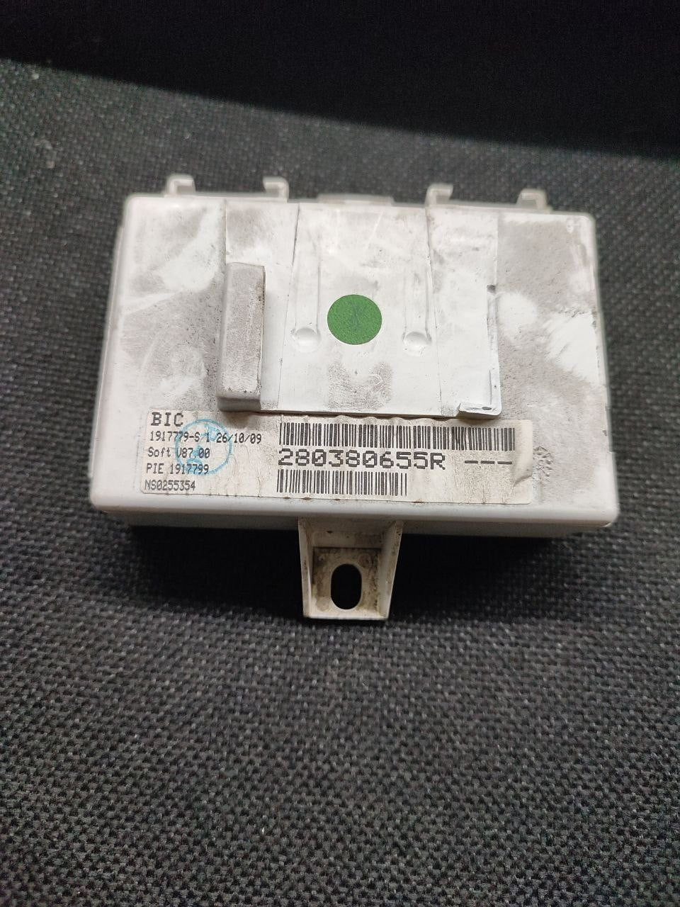 Centralina Autoradio Renault Clio III 1.5 dci cod 280380655r - F&P CRASH SRLS - Ricambi Usati