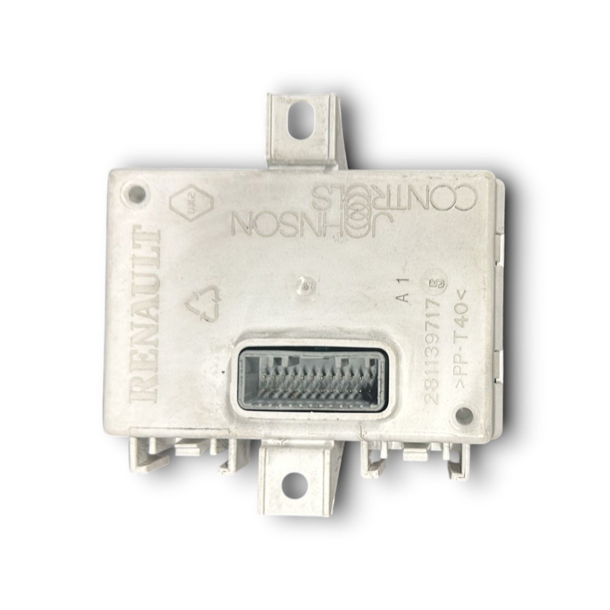 Centralina Autoradio Renault Clio III cod.281139717 (2005 &gt; 2013) cod.283464084R - F&amp;P CRASH SRLS - Ricambi Usati