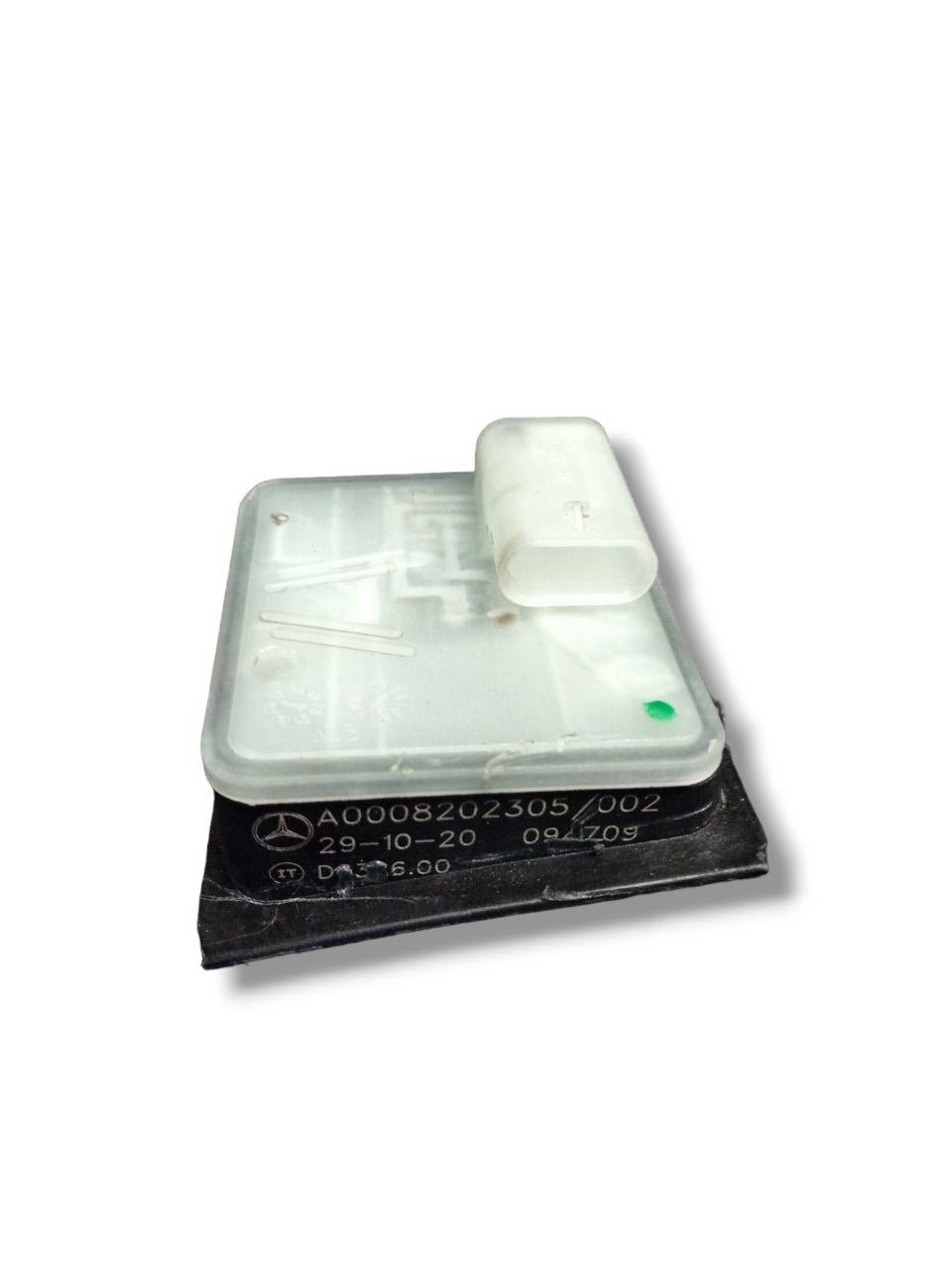 Centralina Chiusura sportello carburante Mercedes - Benz W247 (2014 - 2023) cod.A0008202305 - F&P CRASH SRLS - Ricambi Usati
