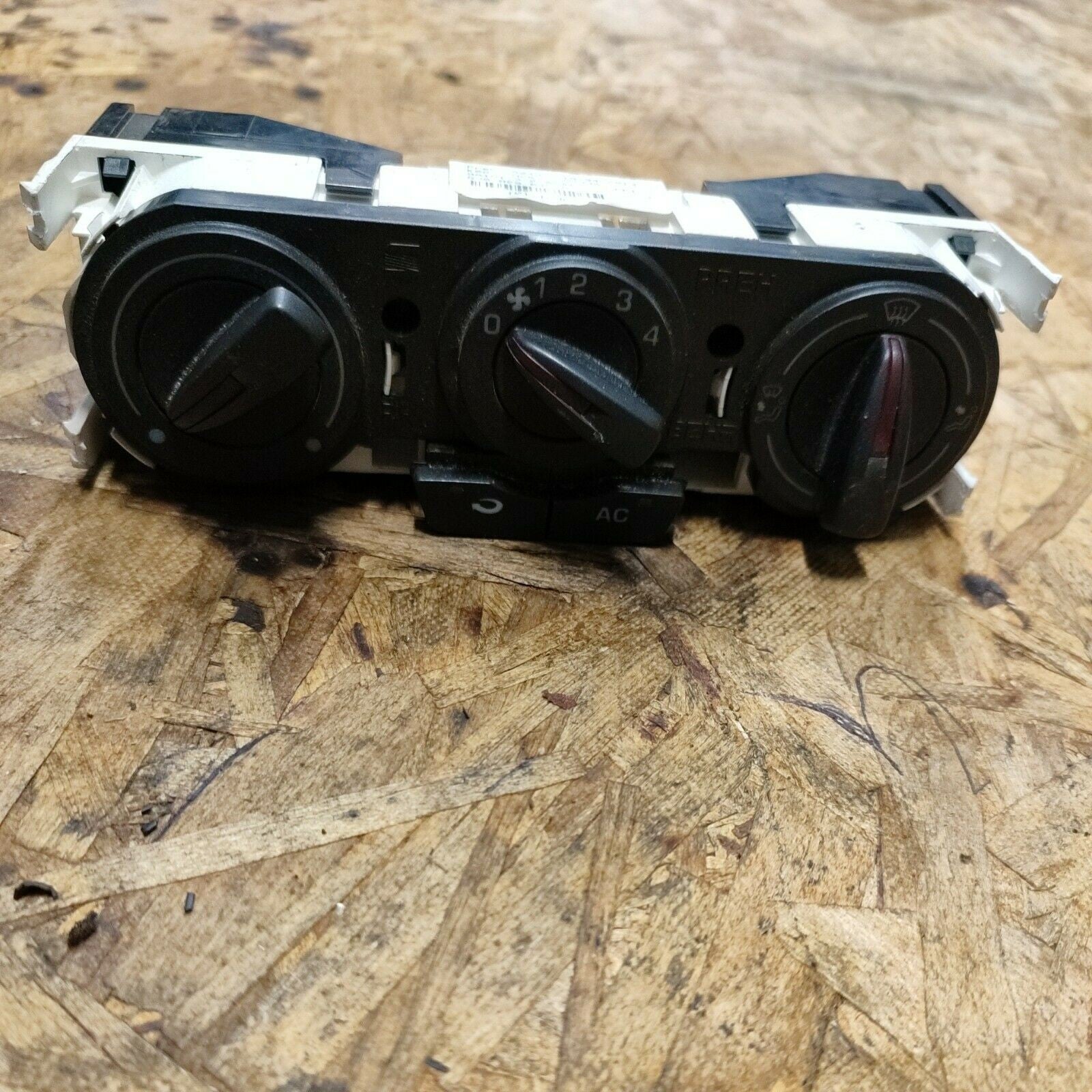 Centralina comandi clima per Seat Ibiza Mk4 (2008-2017) 6J0820045A - F&P CRASH SRLS - Ricambi Usati