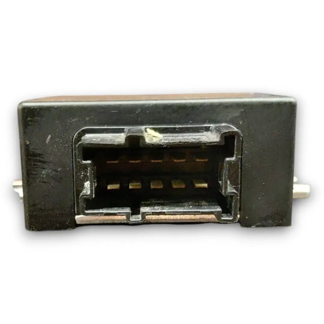 Dettaglio Centralina di comando pompa carburante BMW Serie 1 5P F20 dal 2015 cod. 2817762-8 - foto 3