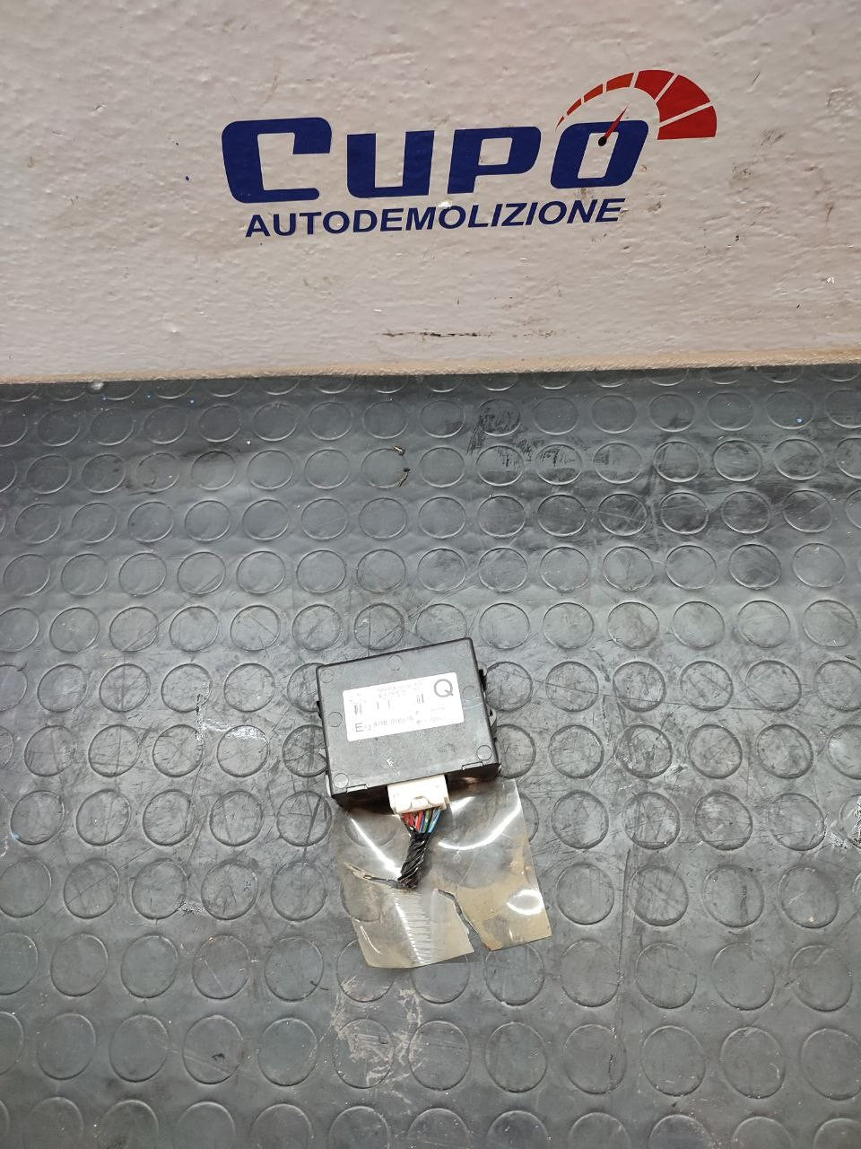 Centralina immobilizer Toyota Rav4 II cod 626476-000 - F&P CRASH SRLS - Ricambi Usati