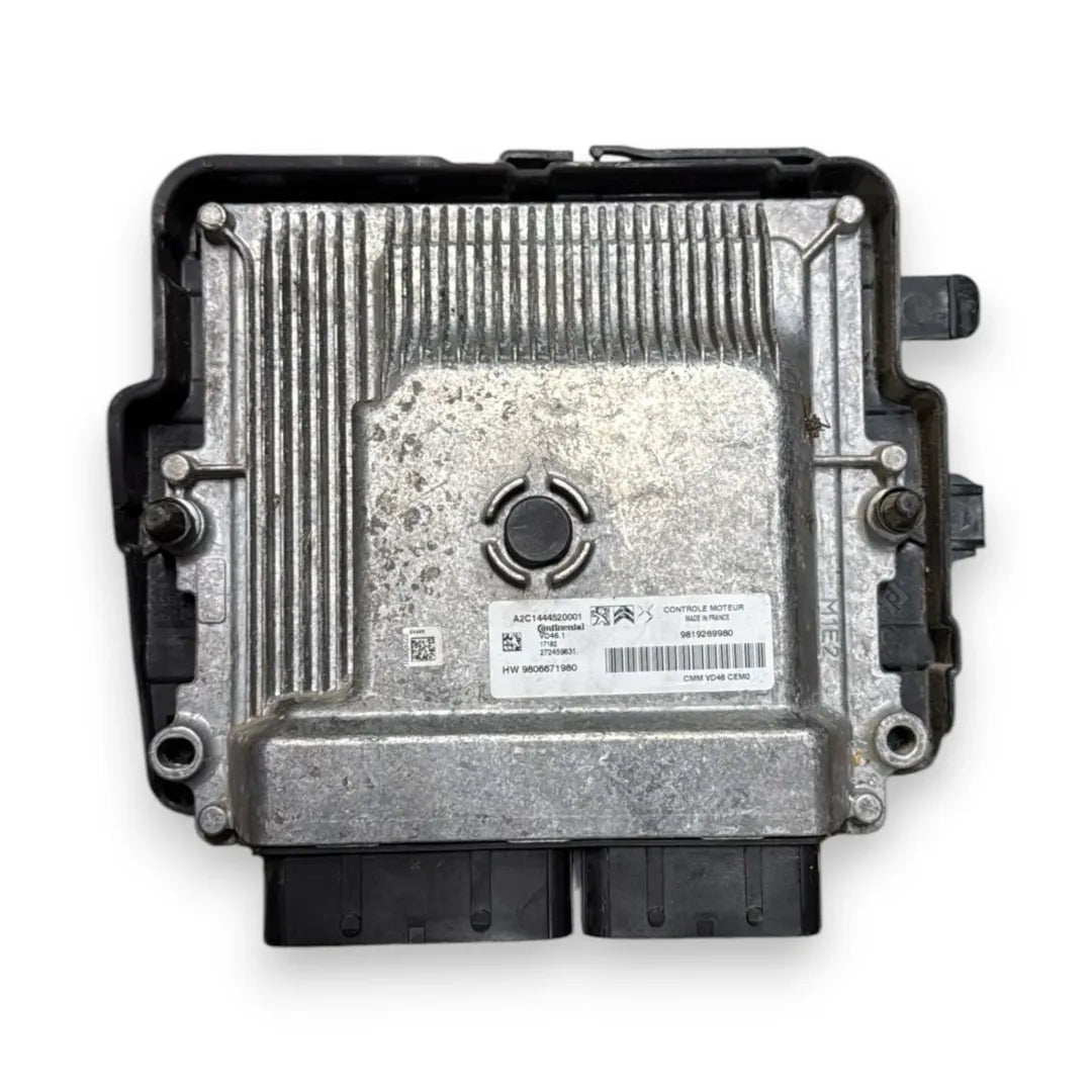 Centralina iniezione DS Automobiles DS3 2016–2019 OEM 1677658980
