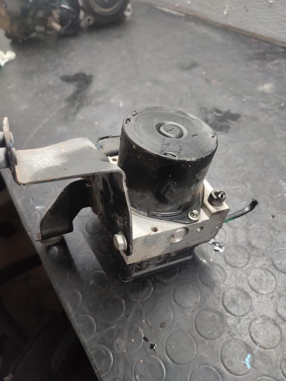 Centralina pompa abs Audi A1 ( 8x - 2014 ) 1.4 tsi cod 6r0907379ah - F&P CRASH SRLS - Ricambi Usati